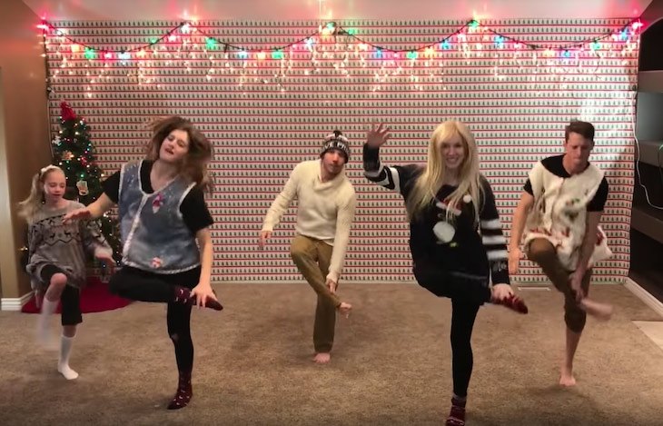 Eight Siblings Line Up In Mom's Christmas Sweaters - Perform Dance That ...