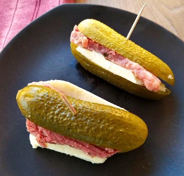 'Pickle Subs' Latest LowCarb Craze As Alternative To Sandwiches