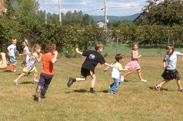 Here Are 6 Games We All Played At Recess That Would Likely Get Us Expelled Today